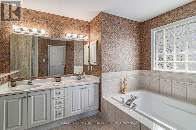 28042221/163-yoho-drive/bridlewood/ottawa/ontario/K2M2V4_22