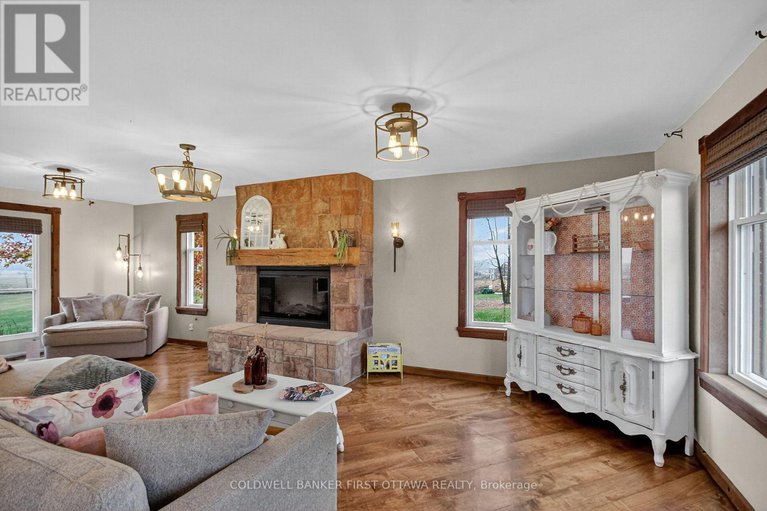 29056835/2889-swale-road/osgoode-twp-south-of-reg-rd-6/ottawa/ontario/K4P1N2_4