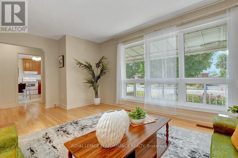 28697255/617-gardenvale-road/castle-heightsrideau-high/ottawa/ontario/K1K1E5_7
