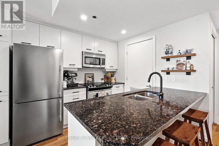 28281502/107-950-marguerite-avenue/overbrook/ottawa/ontario/K1K3T8_6