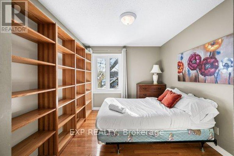 29266483/2389-ogilvie-road-e/beacon-hill-north/ottawa/ontario/K1J7N4_17