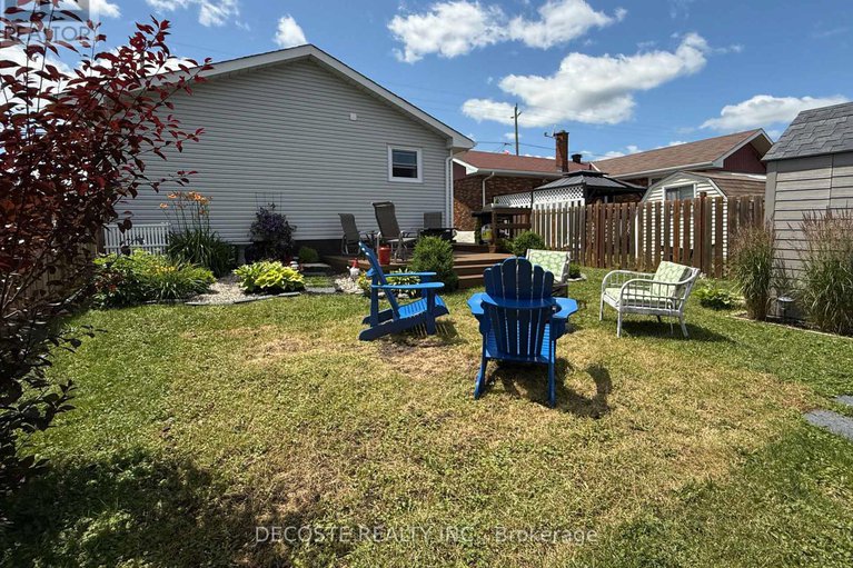 28568496/273-main-street-s/alexandria/north-glengarry/ontario/K0C1A0_23