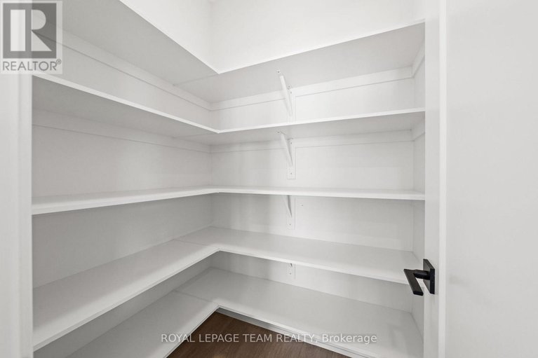 29368968/1064-moore-street/brockville/brockville/ontario/K6V0H2_17