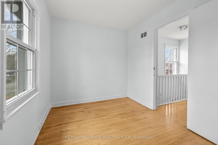 29115162/9-bedford-crescent/manor-park/ottawa/ontario/K1K0E3_18