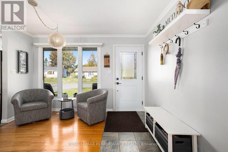 28983039/70-st-lawrence-street/ingleside/south-stormont/ontario/K0C1M0_5