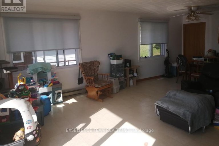 28877485/6803-st-louis-point-road-s/south-glengarry-charlottenburgh-twp/south-glengarry/ontario/K0C2E0_14