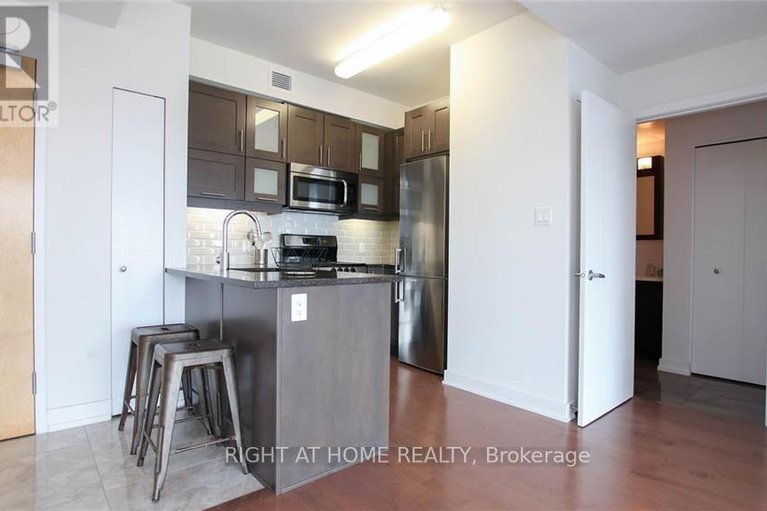 28668449/2306-40-nepean-street/ottawa-centre/ottawa/ontario/K2P0X5_2
