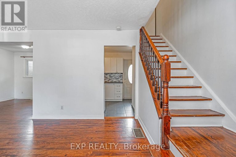 29171818/646-borthwick-avenue/castle-heightsrideau-high/ottawa/ontario/K1K2L9_3