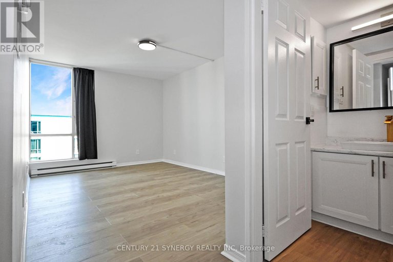 28944610/505-330-centrum-boulevard/bilberry-creekqueenswood-heights/ottawa/ontario/K1E3W2_12