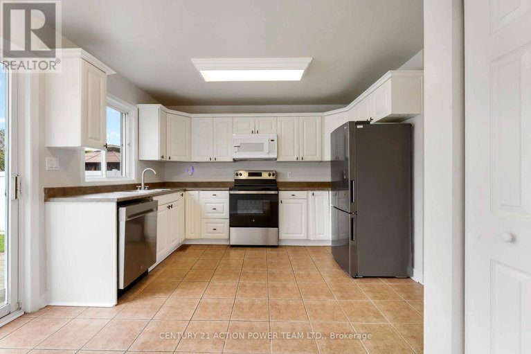 29025910/1474-shawinigan-street/fallingbrookridgemount/ottawa/ontario/K4A2M8_10