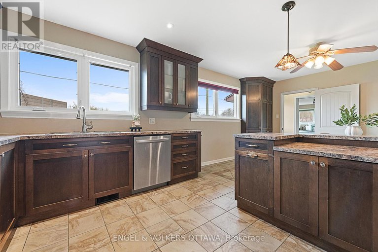 29081108/989-connaught-avenue/queensway-terrace-north/ottawa/ontario/K2B5M7_10