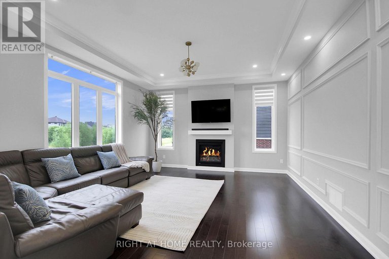 28597120/42-conch-way/mahogany-community/ottawa/ontario/K4M0M4_27