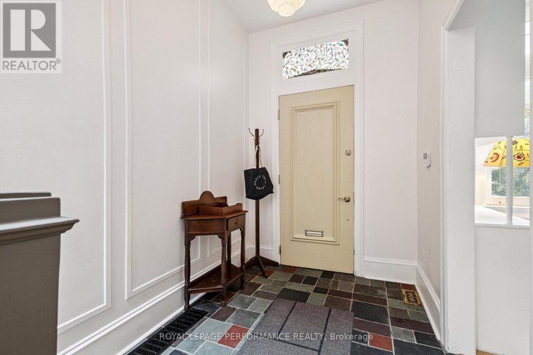 28582293/81-mackay-street/new-edinburgh/ottawa/ontario/K1M2E4_3