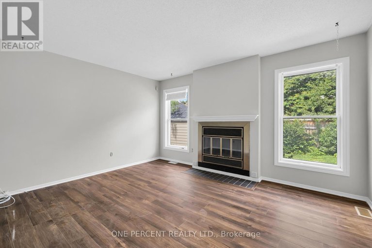 28639527/28-chickasaw-crescent/bridlewood/ottawa/ontario/K2M1M4_5