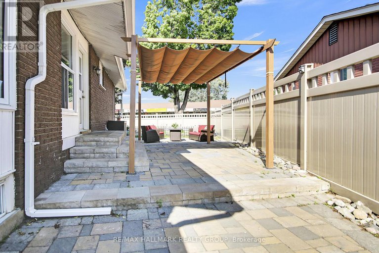 28570009/2286-elmira-drive/parkway-park/ottawa/ontario/K2C1H4_42