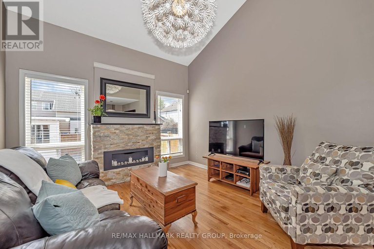 28310191/4193-owl-valley-drive/riverside-southgloucester-glen/ottawa/ontario/K1V1L9_12