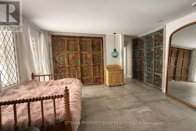 29406769/33-rutherford-crescent/beaverbrook/ottawa/ontario/K2K1N1_30