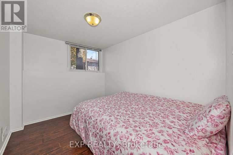 28992851/266-woodfield-drive/tanglewood/ottawa/ontario/K2G3W9_28