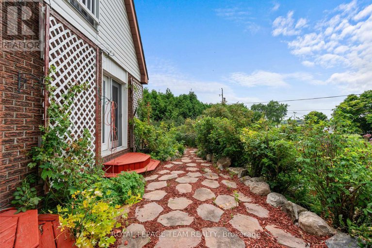28634702/5687-cherry-street/south-dundas-williamsburgh-twp/south-dundas/ontario/K0C1X0_33
