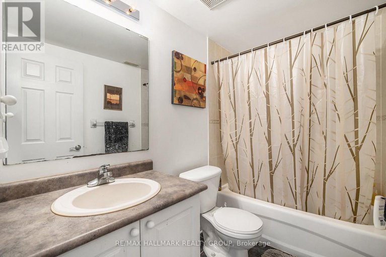 28920154/24-castle-glen-crescent/glencairnhazeldean/ottawa/ontario/K2L4H1_25