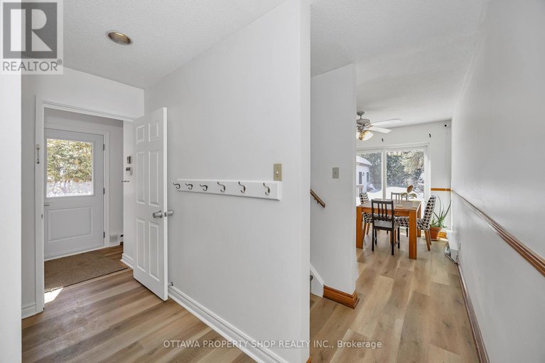 29431768/848-maitland-avenue/mckellar-heightsglabar-park/ottawa/ontario/K2A2S3_10