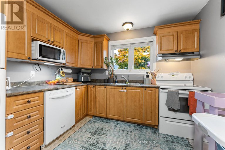 29064817/45-wessex-road/on-the-green/ottawa/ontario/K2J1X2_12