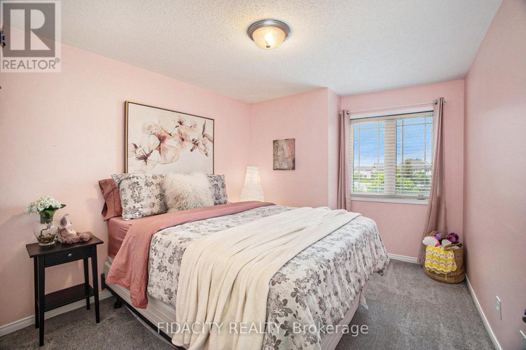 28418816/1493-carronbridge-circle/emerald-meadowstrailwest/ottawa/ontario/K2M0G7_18