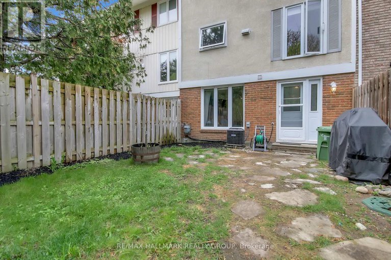 28290643/81-2061-jasmine-crescent/beacon-hill-south/ottawa/ontario/K1J7W2_37