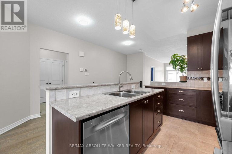 29612927/261-bulrush-crescent/blossom-parkkemp-parkfindlay-creek/ottawa/ontario/K1T0E5_8