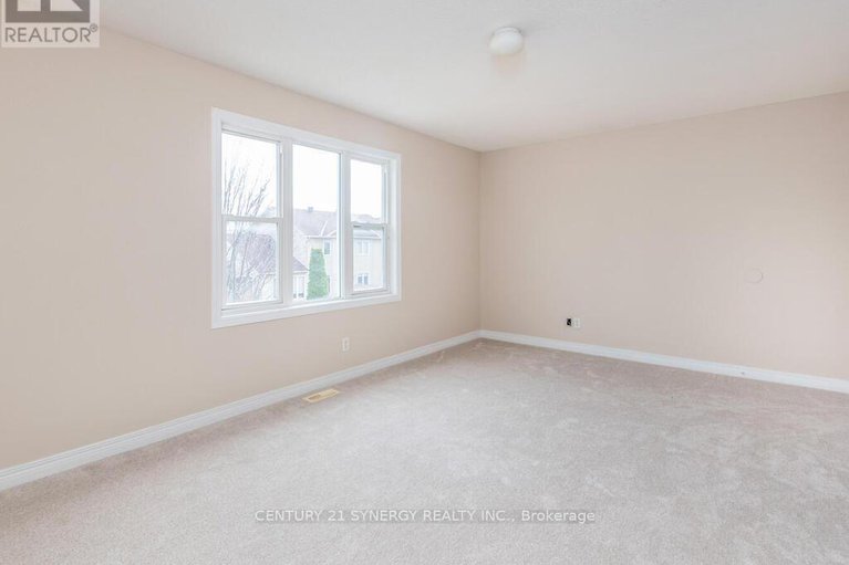 29081852/34-eliza-crescent/stittsville-south/ottawa/ontario/K2S2A3_24