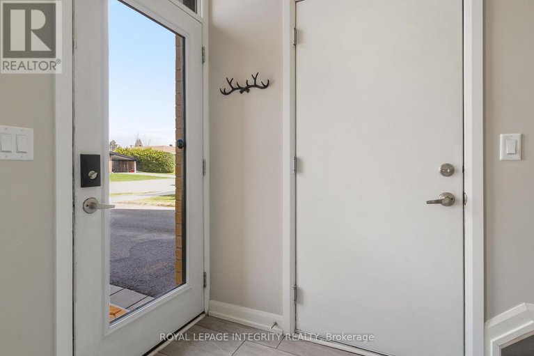 29648108/2722-draper-avenue/redwood-park/ottawa/ontario/K2H0C4_4