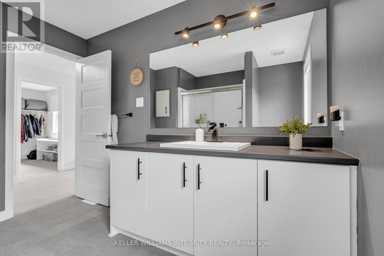 28230053/176-onyx-crescent/town-of-rockland/clarence-rockland/ontario/K4K1P6_28