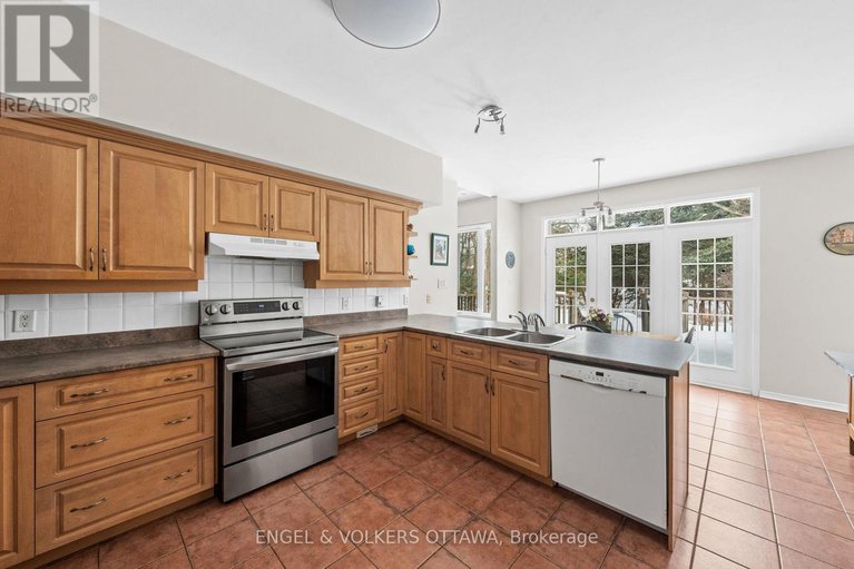 29389734/1609-ashley-cardill-lane/greely/ottawa/ontario/K4P1M7_12