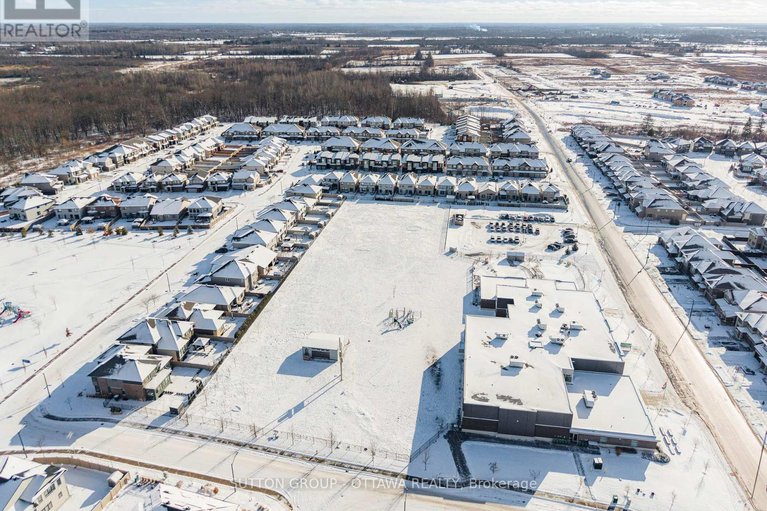 29185050/726-octave-grove/riverside-southgloucester-glen/ottawa/ontario/K1X0C7_41