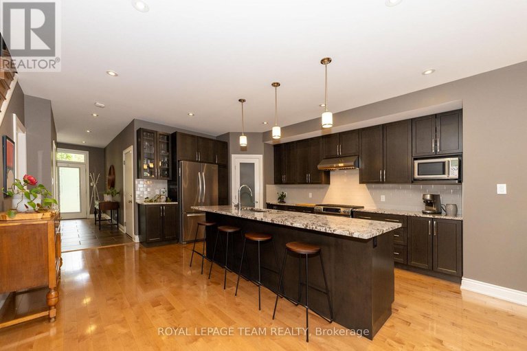 28836024/204-ancaster-avenue/woodroffe/ottawa/ontario/K2B5B3_3