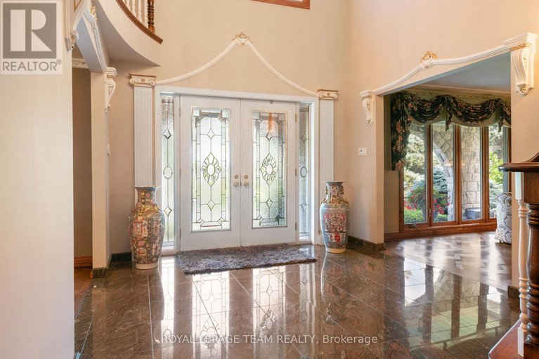 28150557/10-nancy-avenue/sheahan-estatestrend-village/ottawa/ontario/K2H8L4_6