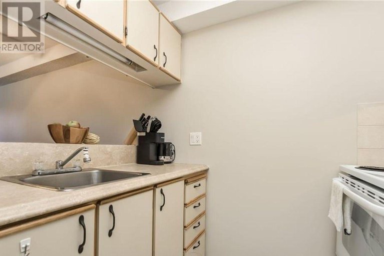 28853608/306-6376-bilberry-drive/orleans-wood/ottawa/ontario/K1C4P6_10