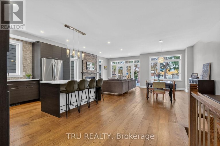 29420434/839-riddell-avenue-n/mckellar-heightsglabar-park/ottawa/ontario/K2K1X7_17