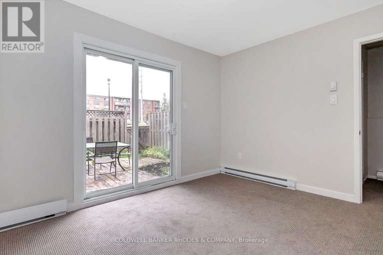 29445571/2098-eric-crescent/pineview/ottawa/ontario/K1B4P4_21