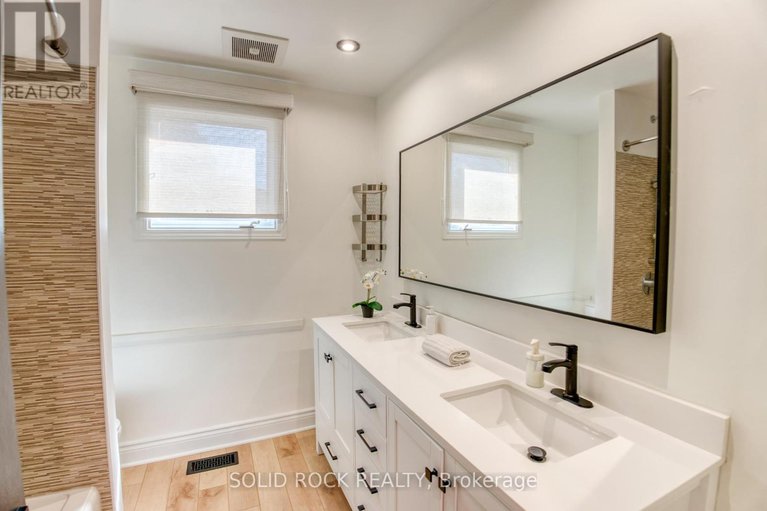 28874945/13-weatherwood-crescent/pineglencountry-place/ottawa/ontario/K2E7C5_23