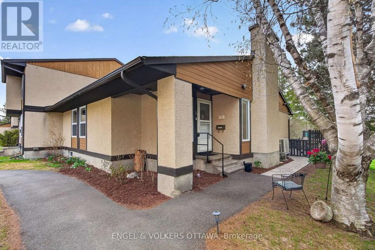 29682189/77-3344-uplands-drive/hunt-club/ottawa/ontario/K1V9R9_1