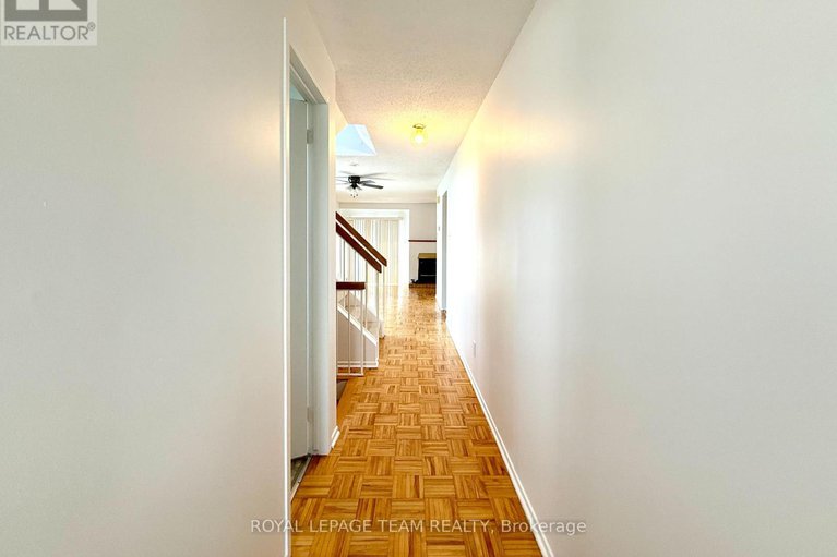 28744295/a-14-castlebrook-lane/centrepointe/ottawa/ontario/K2G5G4_5