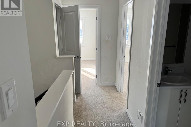 29303296/2063-caltra-crescent/half-moon-bay/ottawa/ontario/K2J6V4_16