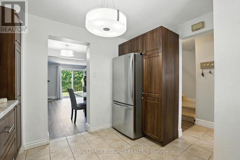 28545916/1760-lafrance-drive/queenswood-heights-south/ottawa/ontario/K1E2H2_8