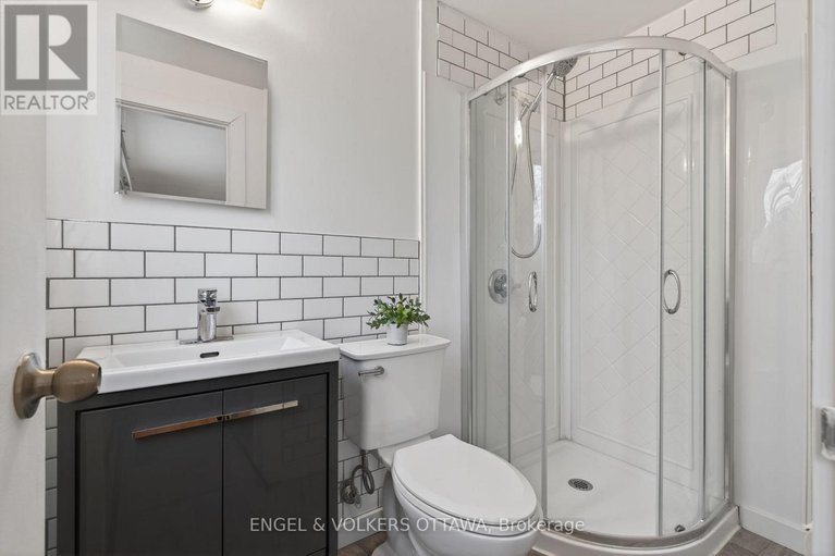 29673894/1774-playfair-drive/playfair-park/ottawa/ontario/K1H5S3_30