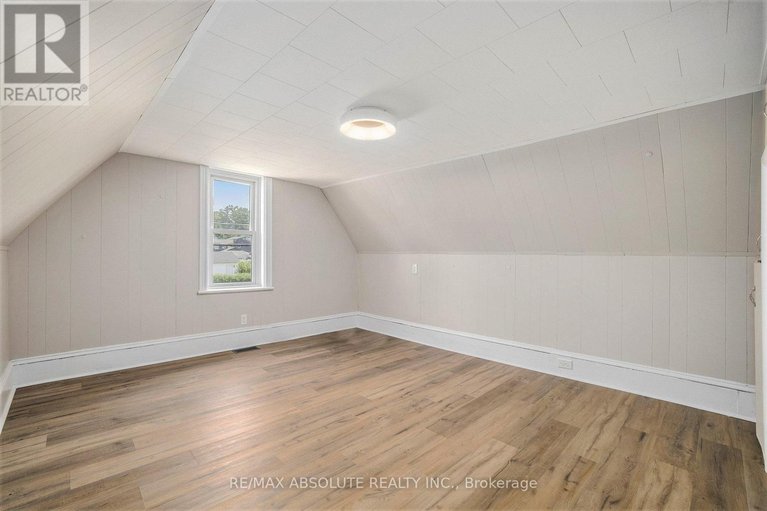 29607383/10-neilson-street/mcnabbraeside-twps/mcnabbraeside/ontario/K7S3G2_19