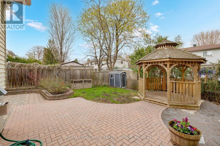 28280542/8-scharf-lane/glencairnhazeldean/ottawa/ontario/K2L2K2_35