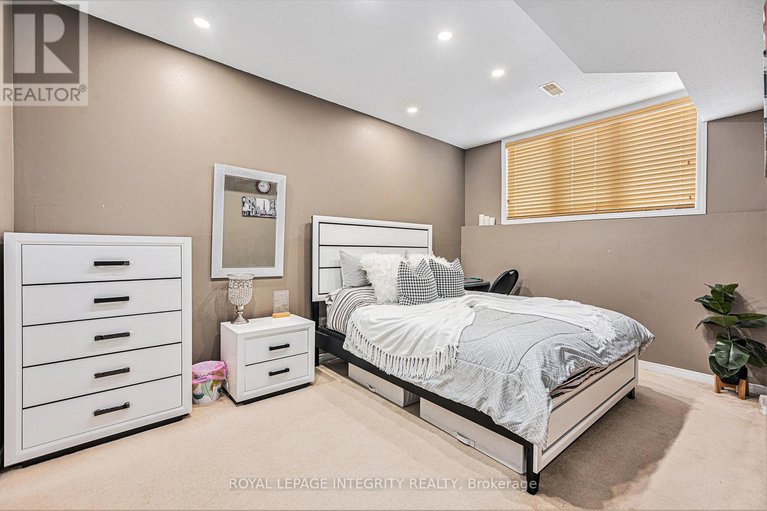 29370866/42-1512-walkley-road/heron-gateindustrial-park/ottawa/ontario/K1V2G7_18