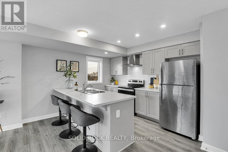 29614400/512-pilot-private/emerald-meadowstrailwest/ottawa/ontario/K2S0S4_7