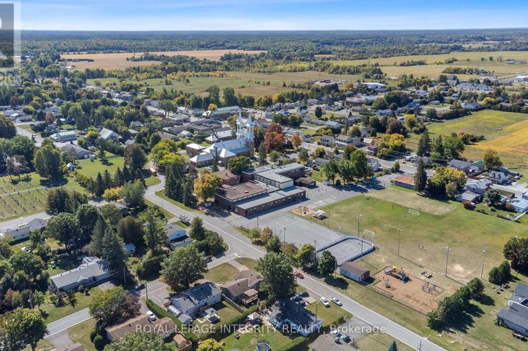 28896126/2217-lapointe-street/clarencerockland-twp/clarence-rockland/ontario/K0A1E0_47